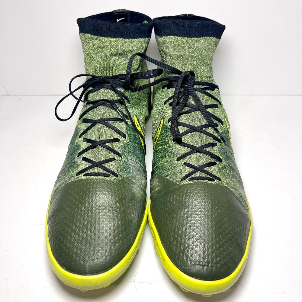 Nike Vapor Flyknit Indoor/Hardground Soccer Cleats SIZE 12 US.
